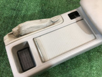 Guantera y reposabrazos SUBARU LEGACY OEM 92111AG060WA BLE BPE 2004 grey 45A