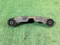 Подушка редуктора SUBARU LANCASTER OEM 41310AE001 BHE BH9 2000 EJ254