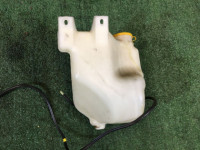 玻璃水壶 SUBARU LANCASTER OEM 86610AE010 BHE BH9 BH5 2000 EJ254