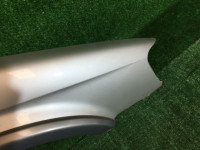 Guarda-lamas dianteiro direito SUBARU LANCASTER OEM 57120AE021 BHE BH9 2000 Silver 9G9