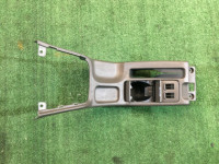 Подстаканник 92132AE000DG, 66150AE020DG SUBARU LANCASTER