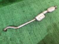 Средняя часть глушителя SUBARU LANCASTER OEM 44200AE050 BH9 BE9 2000 EJ254