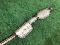 Средняя часть глушителя SUBARU LANCASTER OEM 44200AE050 BH9 BE9 2000 EJ254