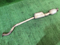 Средняя часть глушителя SUBARU LANCASTER OEM 44200AE050 BH9 BE9 2000 EJ254