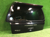 Portón trasero SUBARU FORESTER OEM 61701FC010, 60203FC020 SF5 SF9 1998 Black 47A
