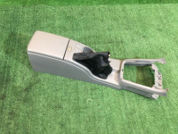 Guantera y reposabrazos SUBARU FORESTER OEM 92111SA000ND SG5 SG9 SG 2002 silver 01G