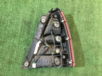 左テールランプ SUBARU FORESTER OEM 84201SA090 SG5 SG9 2002