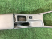ช่องเก็บของและที่วางแขน SUBARU FORESTER OEM 92060FC020ND SF5 SF9 SF 2000 white 51E