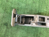 ช่องเก็บของและที่วางแขน SUBARU FORESTER OEM 92060FC020ND SF5 SF9 SF 2000 white 51E