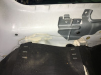 บังโคลนหลังขวา SUBARU FORESTER OEM 51402FC042 SF5 SF9 SF 2000 white 51E