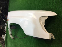 Крыло переднее правое SUBARU FORESTER OEM 57120FC000 SF5 SF9 SF 2000 white 51E