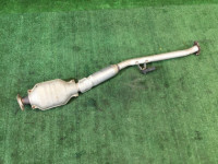 Средняя часть глушителя SUBARU FORESTER OEM 44200FA020 44221AA051 SF9, SF5 2000 EJ254