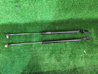 Amortiguadores del portón del maletero SUBARU FORESTER OEM 63269SA000 63269SA010 SG5 2004 silver 01G