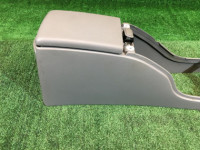 手套箱与扶手 SUBARU FORESTER OEM 92111SA000ES 92111SA000ND 66150SA100ES SG5 2004 silver 01G