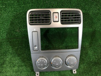 Рамка магнитофона блок климата 72311SA000 72311SA002 SUBARU FORESTER