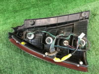 右テールランプ SUBARU FORESTER OEM 84201SA000 84201SA080 SG5 2004