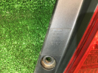 右テールランプ SUBARU FORESTER OEM 84201SA000 84201SA080 SG5 2004