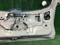 Portón trasero SUBARU LANCASTER OEM 60800AE040, 84251AE060 BH9, BHE 1998 beige 8L5