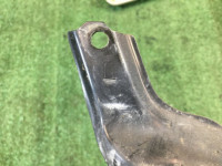 Крепление переднего бампера левое SUBARU LANCASTER OEM 57707AE240 BH9 1998 beige 8L5