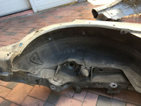 Aleta trasera izquierda SUBARU LANCASTER OEM 51410AE150 BH9 1998 beige 8L5