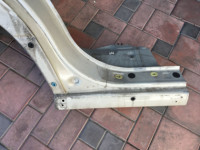 Aleta trasera derecha SUBARU LANCASTER OEM 51410AE140 BH9 1998 beige 8L5