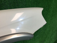 Aleta delantera derecha SUBARU LANCASTER OEM 57120AE000 BH9 1998 beige 8L5