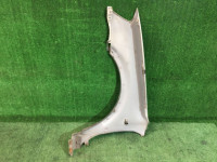Aleta delantera derecha SUBARU LANCASTER OEM 57120AE000 BH9 1998 beige 8L5