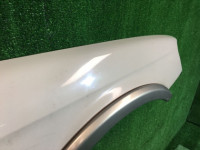 Aleta delantera derecha SUBARU LANCASTER OEM 57120AE000 BH9 1998 beige 8L5