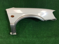 Aleta delantera derecha SUBARU LANCASTER OEM 57120AE000 BH9 1998 beige 8L5