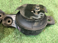 エンジンマウント SUBARU LANCASTER OEM 41022AE020 41022AE030 BH9 1998 EJ254