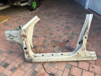ชายล่างตัวถังซ้าย SUBARU LANCASTER OEM 51415AE010 51572AE050 BH9 1998 beige 8L5