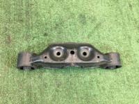 差速器支座 41310AE020 SUBARU LEGACY