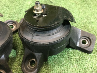 ยางแท่นเครื่อง пара SUBARU LEGACY OEM 41022AE100 41022AE110 BEE 2002 EZ30