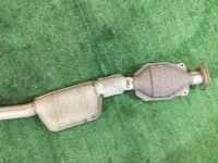 Средняя часть глушителя SUBARU LEGACY OEM 44200AE021 44200AE022 BE5 2000 EJ206