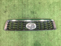Решетка радиатора 2 модель TOYOTA RUSH OEM 53111-B4040 J210E 2014 WHITE PEARL W24
