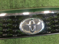 Решетка радиатора 2 модель TOYOTA RUSH OEM 53111-B4040 J210E 2014 WHITE PEARL W24
