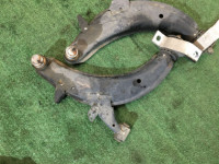 ปีกนกหน้า SUBARU FORESTER OEM 20202SA140 20202SA090 SG5 2006 EJ203