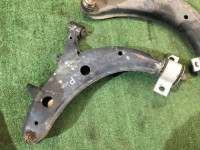 ปีกนกหน้า SUBARU FORESTER OEM 20202SA140 20202SA090 SG5 2006 EJ203