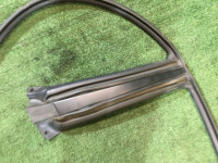 Left door seal SUBARU FORESTER OEM 63521SA010 SG5 2006 51E