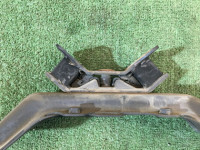 Travesaño de la caja de cambios SUBARU LEGACY OEM 41011AE000 41022AE120 BH9 2000 EJ254