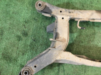Travessa traseira SUBARU LEGACY OEM 20152AE000 20152AE001 BH9 2000 EJ254