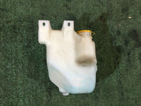 กระปุกน้ำฉีดกระจก SUBARU LEGACY OEM 86610AE010 BH9 2000 EJ254