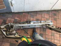 Estribo metálico izquierdo SUBARU LEGACY OEM 51415AE011 BHE BH9 BH5 2000 silver 792