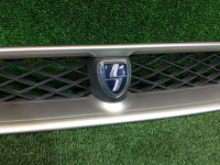 Grelha do radiador SUBARU LEGACY OEM 91121AE210SJ BH9 2000 silver 792