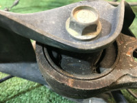 Bujes traseros SUBARU LEGACY OEM 20252AE010 20252AE000 26700AE010 28474AE000 BH9 2000 EJ254