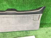 แผงบุประตูท้าย SUBARU LANCASTER OEM 94320AE011AC BH9 BHE BH5 1999 white / grey 8K2