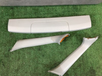 แผงบุประตูท้าย SUBARU LANCASTER OEM 94320AE011AC BH9 BHE BH5 1999 white / grey 8K2