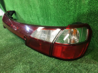 Embellecedor entre los pilotos traseros SUBARU LEGACY OEM 84251AE000, 84201AE200, 84201AE210 BH9 BHE BH5 2000