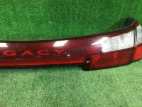 Embellecedor entre los pilotos traseros SUBARU LEGACY OEM 84251AE000, 84201AE200, 84201AE210 BH9 BHE BH5 2000