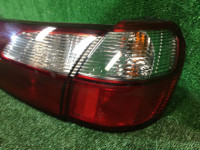 Embellecedor entre los pilotos traseros SUBARU LEGACY OEM 84251AE000, 84201AE200, 84201AE210 BH9 BHE BH5 2000
